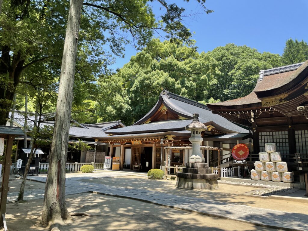 信玄公をまつる「武田神社」を参拝しました。見どころや御朱印を紹介します | はんぺんの旅ブログ
