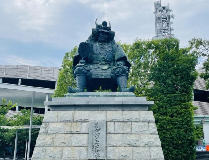 武田信玄公の像