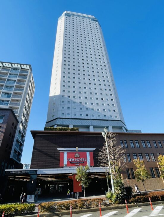 アパホテル横浜ベイタワー全体像
