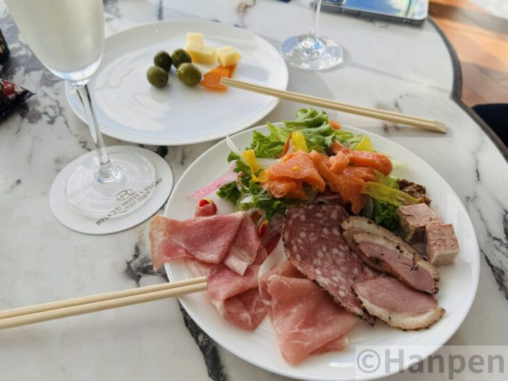 カクテルタイムの軽食