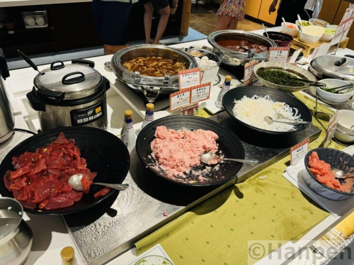 朝食の海鮮丼