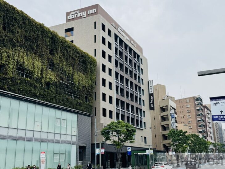 ドーミーインプレミアム博多の外観