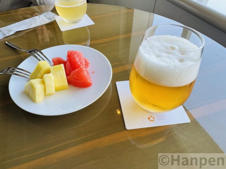 ビールとフルーツ